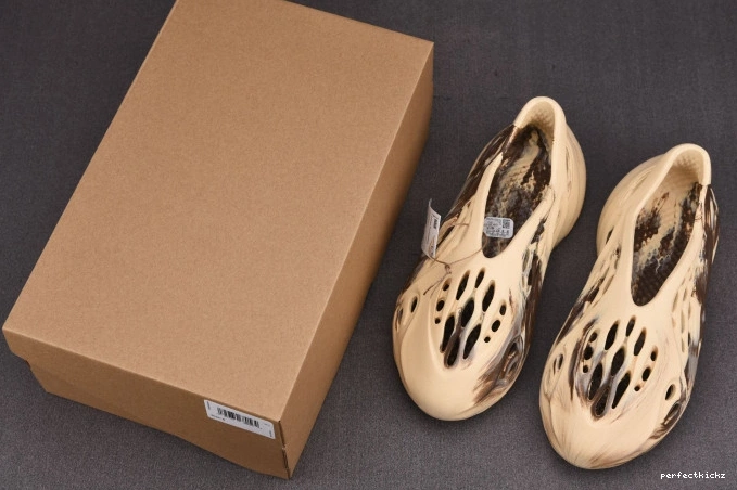 MX Clay Cream Yeezy RNNR Adidas GX8774 Foam 0808